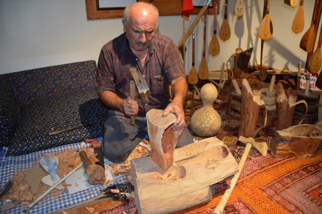 Unutulmaya yüz tutmuş Yörük çalgısı "cura"yı yaşatmak için çabalıyor